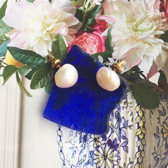 🖤Host Pick🖤 Freshwater Natural Pearl Earrings - Picture 2 of 5